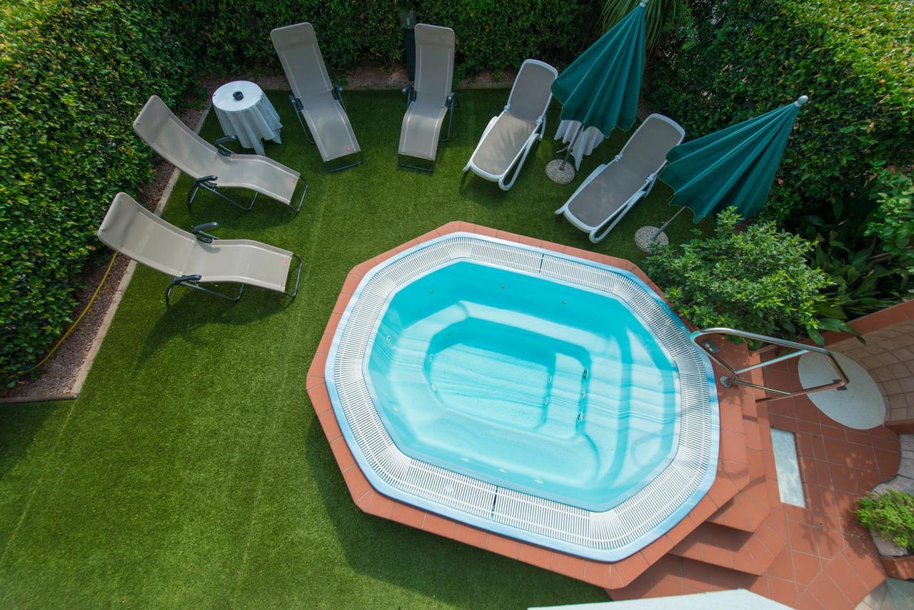מאלצ'סינה Hotel Venezia מראה חיצוני תמונה
