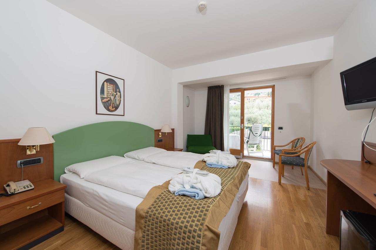 מאלצ'סינה Hotel Venezia מראה חיצוני תמונה