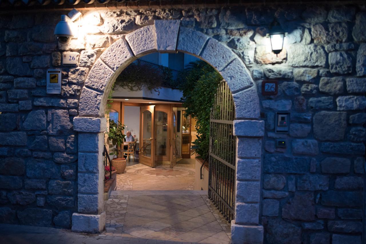 מאלצ'סינה Hotel Venezia מראה חיצוני תמונה