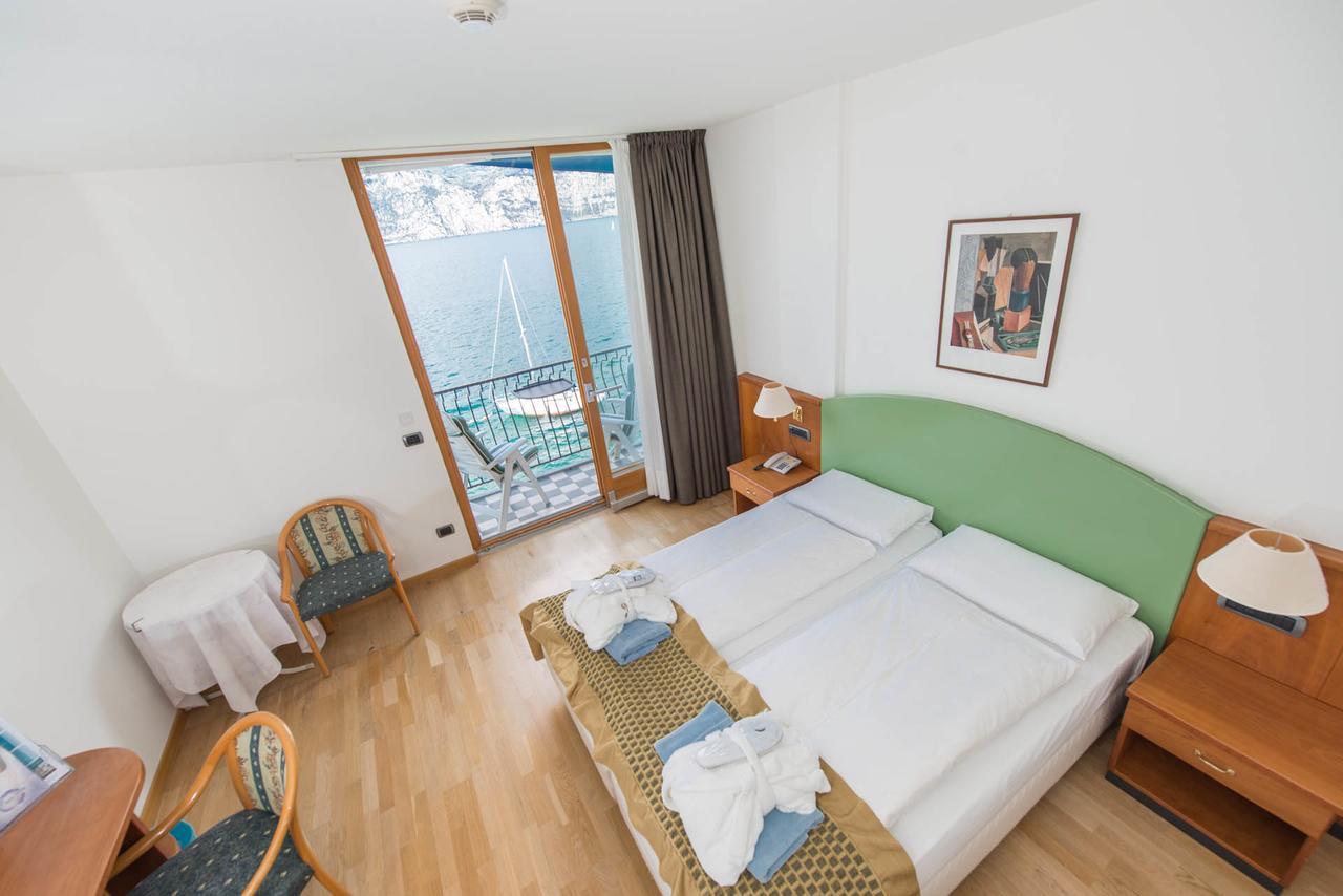 מאלצ'סינה Hotel Venezia מראה חיצוני תמונה