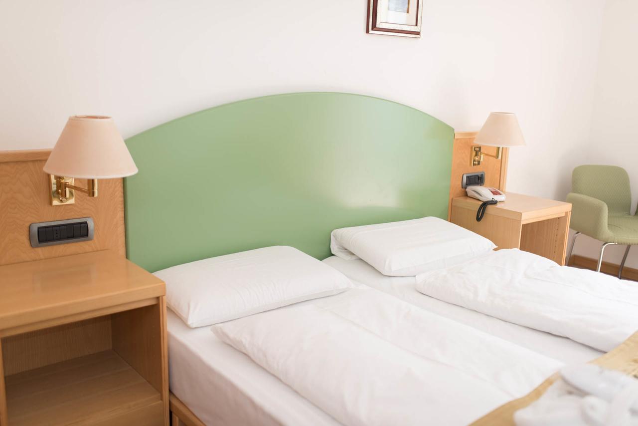 מאלצ'סינה Hotel Venezia מראה חיצוני תמונה