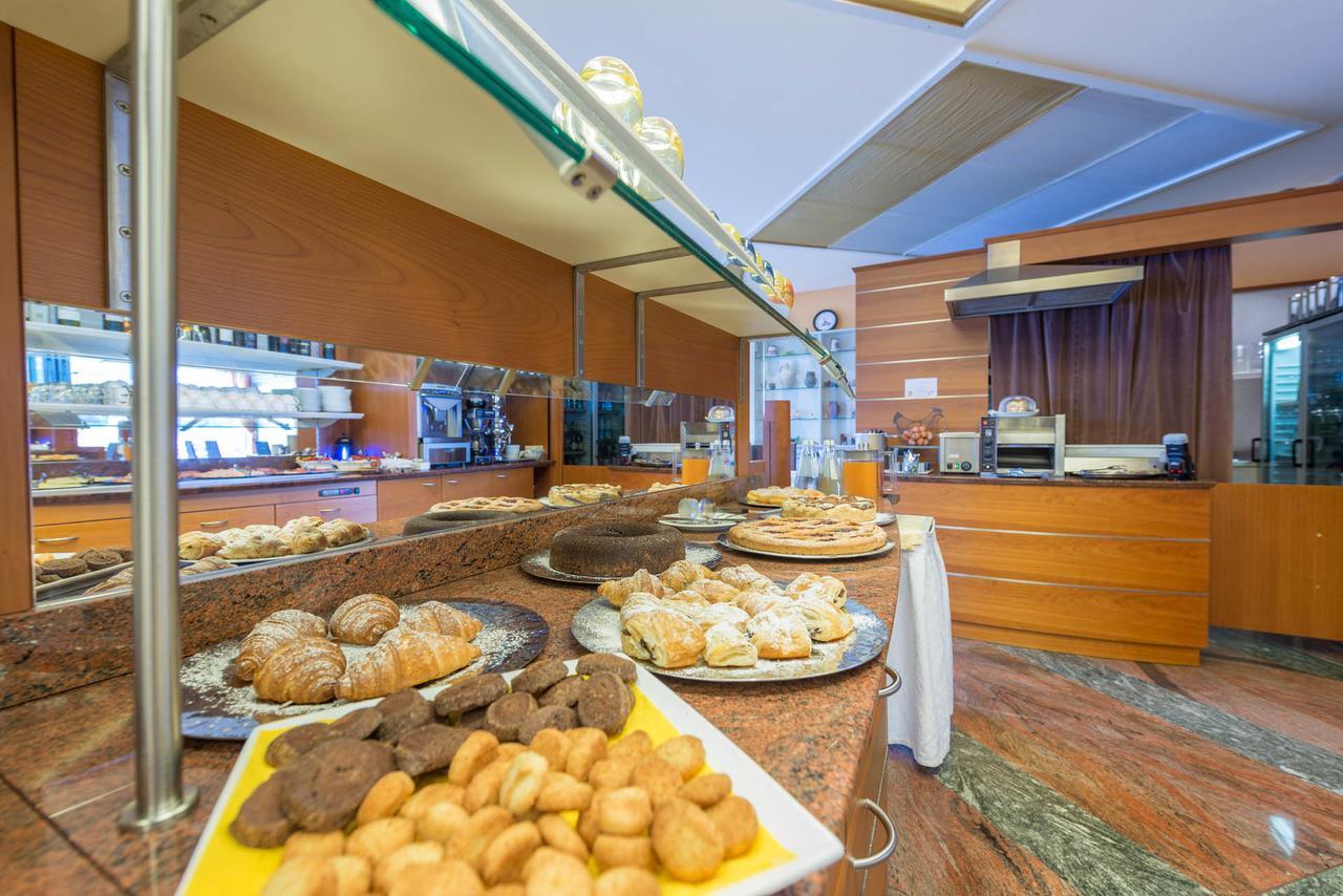 מאלצ'סינה Hotel Venezia מראה חיצוני תמונה