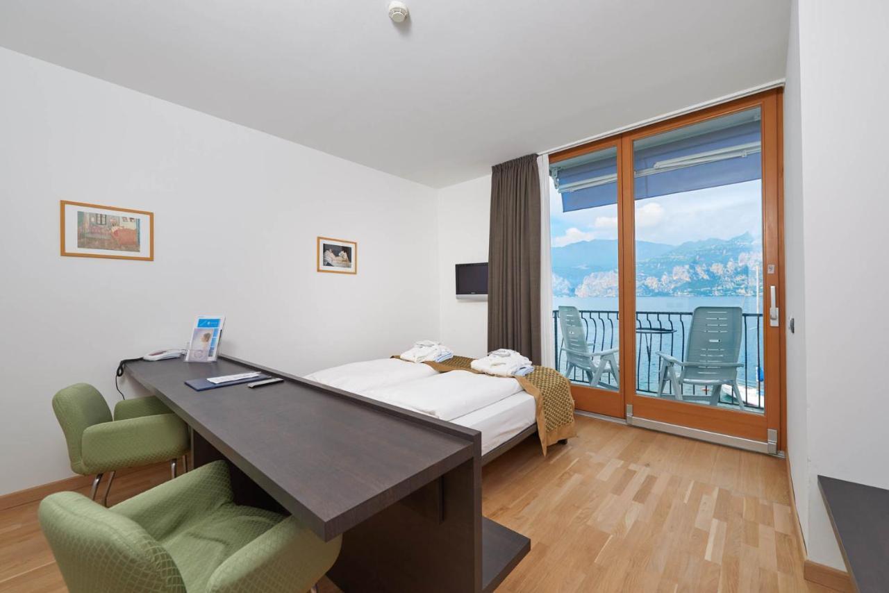 מאלצ'סינה Hotel Venezia מראה חיצוני תמונה